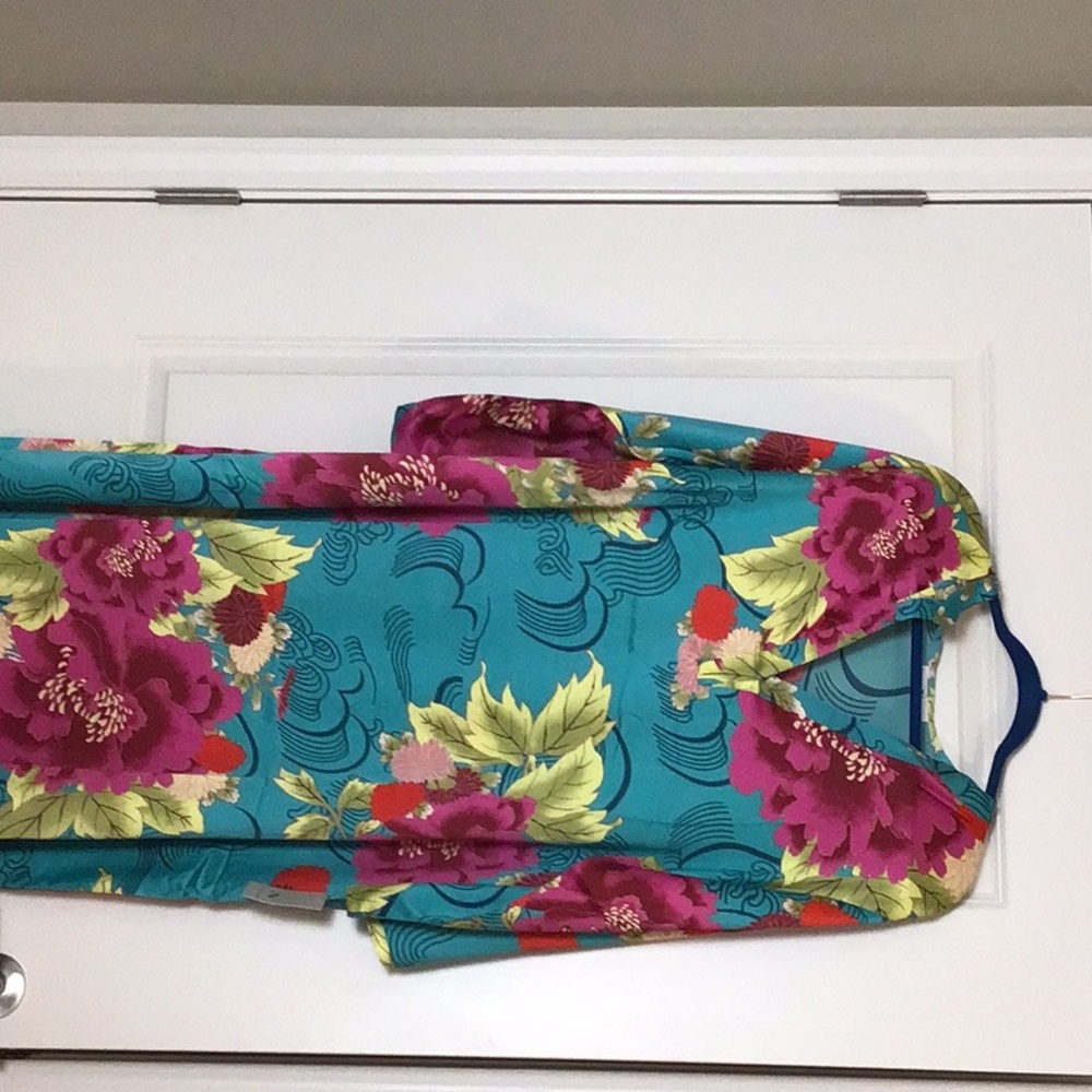 Beautiful Caftan! Two available price each. - Picture 2 of 6